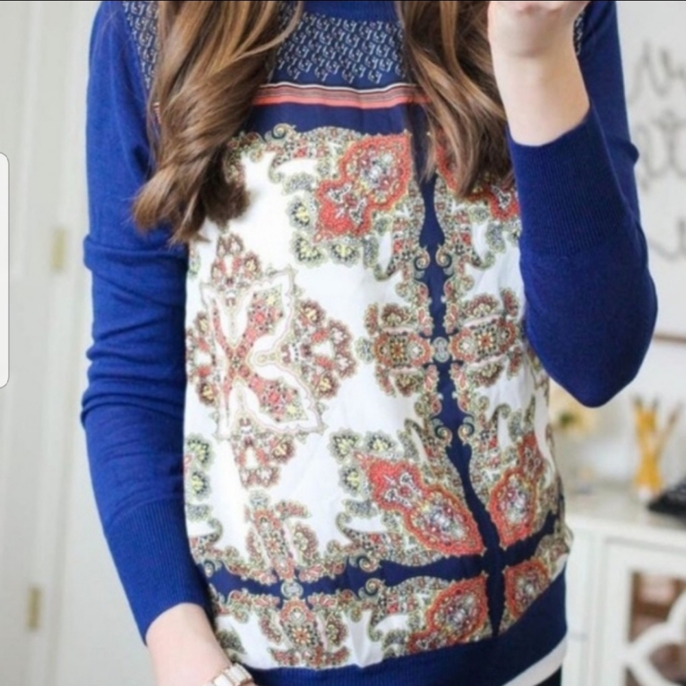 41 Hawthorne blue paisley top